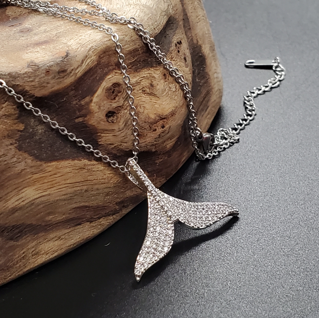 White Rhodium Platinum Plated Mermaid Dolphin Tale Pendant Necklace Nice Gift